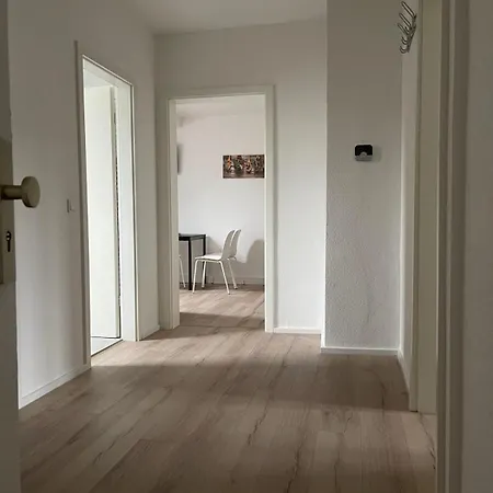 5 Betten - 2 Zimmer, Kueche, Diele, Bad - Rudolfstrasse 0301 شقة