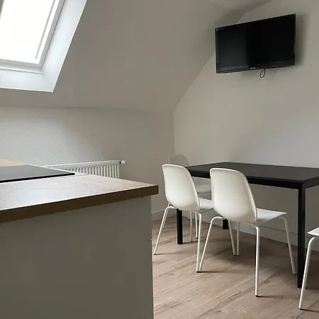 5 Betten - 2 Zimmer, Kueche, Diele, Bad - Rudolfstrasse 0301 شقة وبرتال