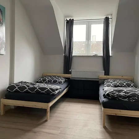 5 Betten - 2 Zimmer, Kueche, Diele, Bad - Rudolfstrasse 0301 شقة وبرتال